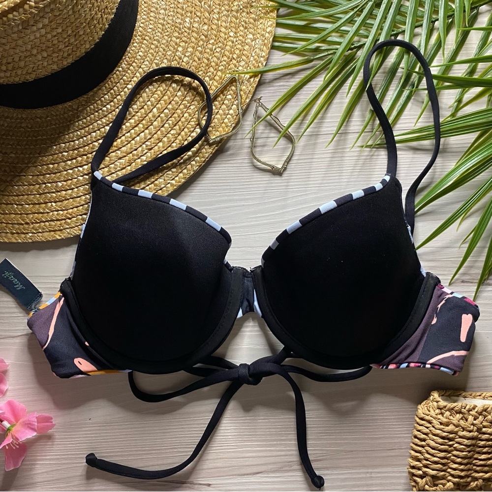 Maaji •• Classy Reversible Underwire Bikini Top - Picture 3 of 6